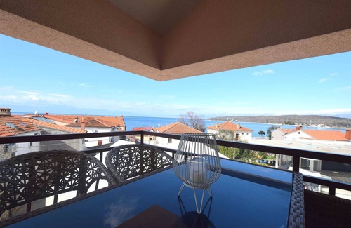Njivice Apartment | Apartment Paula with Seaview