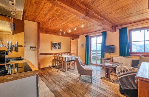 Villard-Reculas Apartment | Apartment 'Petit Prince' with Mountain View, Balcony and Wi-Fi