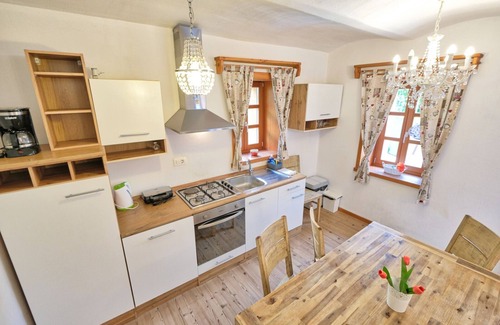 Podkoren Apartment | Apartment Planica 3 with a garden & a hot tub