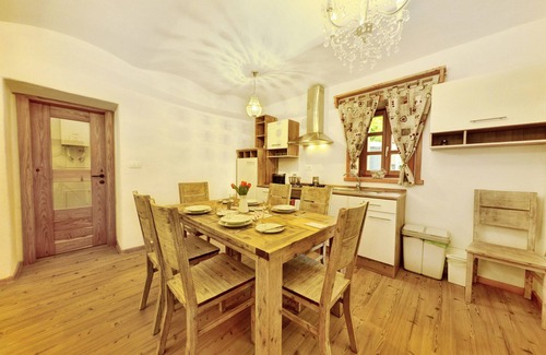 Podkoren Apartment | Apartment Planica 3 with a garden & a hot tub