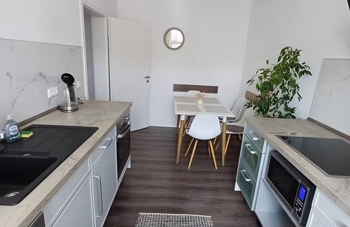 Gera Apartment | Apartment 'Poli' with Shared Terrace and Wi-Fi