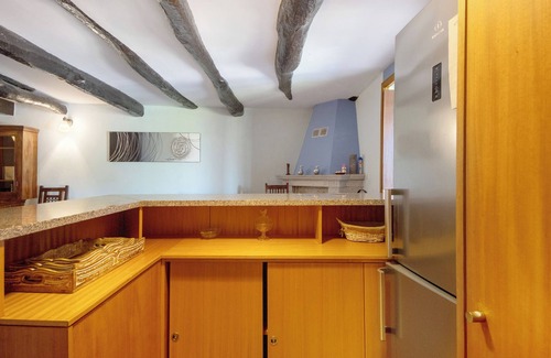 Esposade Apartment | Apartment 'Porto Douro - 1' with Shared Pool, Shared Terrace and Wi-Fi