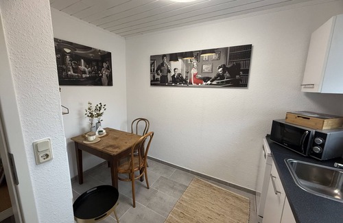 Reinsfeld Apartment | Apartment-Premium-Private Bathroom-Garden view-Hollywood-Suite