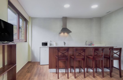 Cecos Apartment | Apartment 'Primero Derecha' with Mountain View, Shared Garden and Wi-Fi