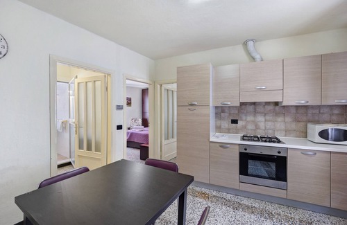 Nasino Apartment | Apartment Profumo di Lavanda Lilla with Mountain View & Wi-Fi