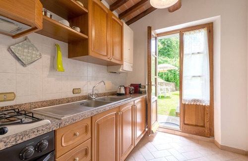 Lisciano Niccone Other | Apartment "Pugnano Alto - Grano" with Shared Pool and Wi-Fi