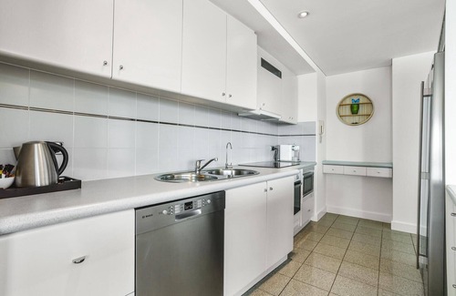 Scarborough Apartment | Apartment R306 - ultimate beachfront destination!
