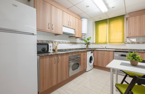 Sant Carles de la Rapita Apartment | Apartment 'Rapitenc' with Wi-Fi and Air Conditioning