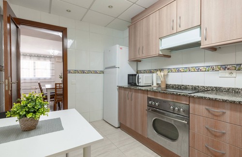 Sant Carles de la Rapita Apartment | Apartment 'Rapitenc' with Wi-Fi and Air Conditioning