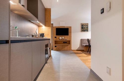 San Pietro Apartment | Apartment 'Raschötz' with Mountain View, Shared Garden and Wi-Fi