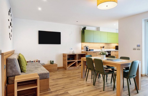 Bedollo Apartment | Apartment 'Relais Dolomiti' with Lake View, Private Terrace and Wi-Fi