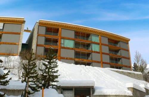 Celerina-Schlarigna Apartment | Apartment Residenz Cresta Kulm B26 by Interhome
