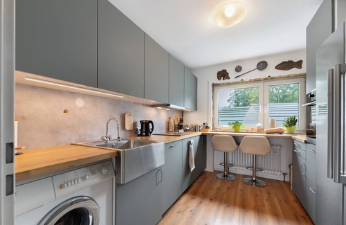 Urbar Apartment | Apartment 'Rheinblick Am Rheinsteig' with Mountain View, Wi-Fi and Air Conditioning