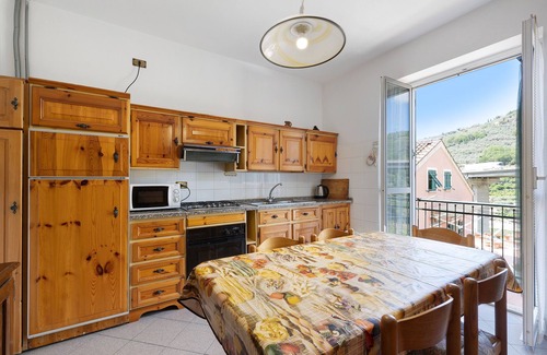 Gorra Apartment | Apartment 'Riposo E Relax Al Mare' with Mountain View, Private Terrace and Wi-Fi