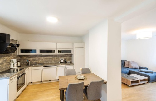 Uebelbach Apartment | Apartment Roadster with breakfast in Pension Herti - Haus Pastner am Teich