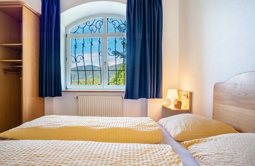 Anterivo Apartment | Apartment 'Roessl 100' with Mountain View, Shared Garden, Wellness Centre and Wi-Fi