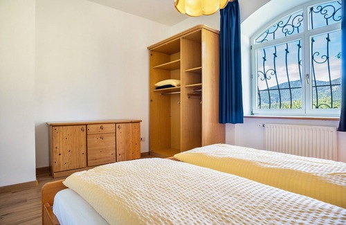 Anterivo Apartment | Apartment 'Roessl 100' with Mountain View, Shared Garden, Wellness Centre and Wi-Fi