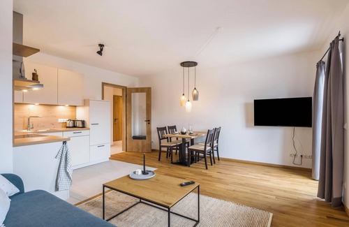 Gilching Apartment | Apartment 'Rosa' at the Schloegelhof with Wi-Fi & Balcony