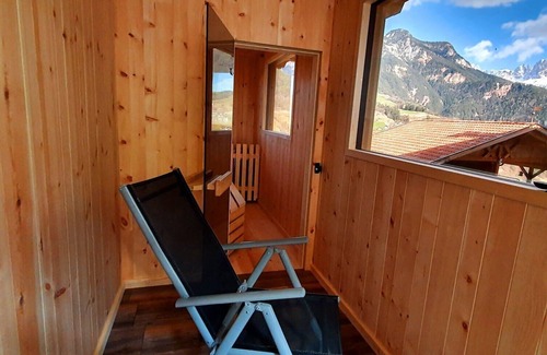 Brie Apartment | Apartment "Rosengarten - Heigler Hof" with Mountain View, Wi-Fi, Balcony, Sauna & Terrace