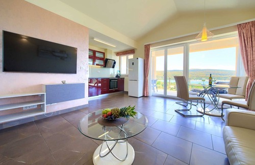 Kornic Apartment | Apartment ROYAL 1 with pool and jacuzzi