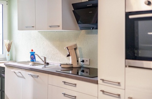 Winterstetten Apartment | Apartment 'Salty Sol' with Shared Terrace and Wi-Fi