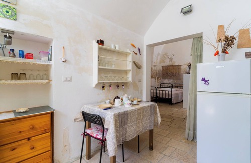Ugento Apartment | Apartment 'Sala Del Camino' with Private Terrace, Wi-Fi and Air Conditioning