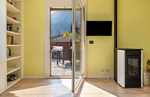 Riva del Garda Apartment | Apartment "Sara" with Lake View, Shared Pool & Wi-Fi