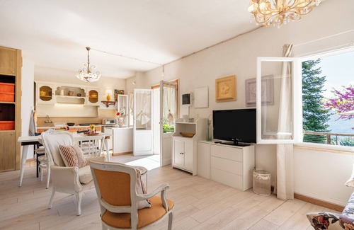Bagni di Lucca Apartment | Apartment 'Sassi Scritti - Carpino Nero' with Mountain View, Shared Garden and Wi-Fi