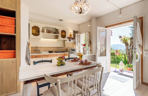 Bagni di Lucca Apartment | Apartment 'Sassi Scritti - Carpino Nero' with Mountain View, Shared Garden and Wi-Fi