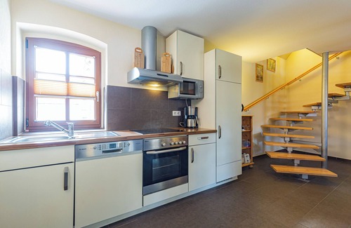 Naumburg Apartment | Apartment "Schlag Wohnung 2" with Wi-Fi, Terrace & Garden