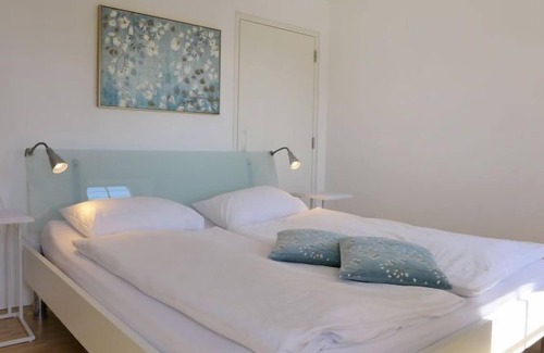 Muenchenwiler Apartment | Apartment Schloss Münchenwiler in Münchenwiler - 5 persons, 3 bedrooms