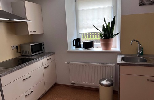 Oflingen Apartment | Apartment 'Schmidt' with Private Garden and Wi-Fi