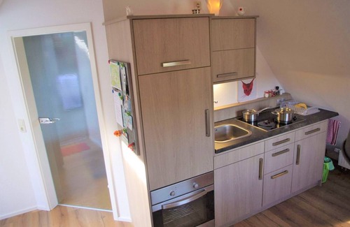Roensahl Apartment | Apartment 'Schmitzebrinks Ferienwohnung' with Shared Garden and Wi-Fi