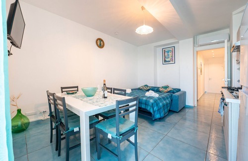 Cefalu Apartment | Apartment 'Scinniamare Con Vista' with Sea View, Wi-Fi and Air Conditioning