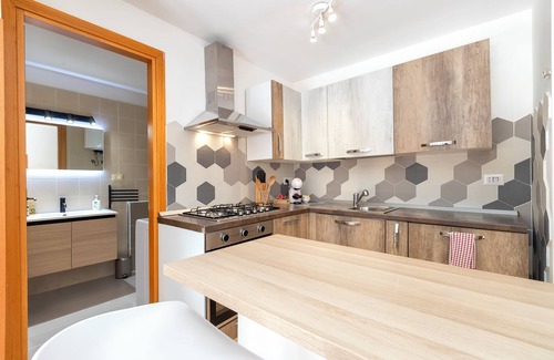 Sorso House | Apartment 'Sea Pine Retreat' with Balcony, Wi-Fi and Air Conditioning