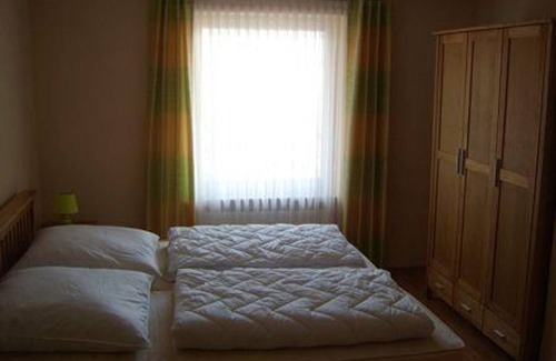 Bad Duerkheim Apartment | Apartment, shower, toilet, 1 bed room - ground floor - apartment Gödel