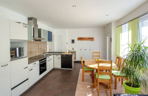 Schiltach Apartment | Apartment 'Sieber' with Shared Pool, Private Terrace and Wi-Fi