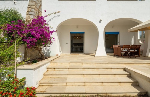 Villasimius Apartment | Apartment 'Simius 2' with Private Terrace and Air Conditioning