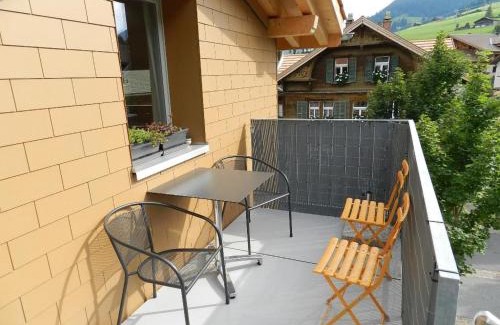 Zweisimmen Apartment | Apartment Simme-Tröimli by Interhome