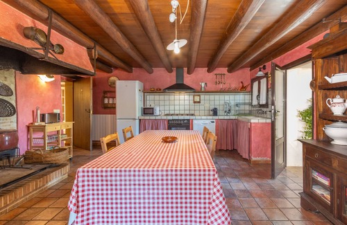 Vilobi d'Onyar Apartment | Apartment 'Simon' with Mountain View, Private Pool and Wi-Fi