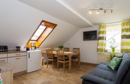 Ellefeld Apartment | Apartment Simone, bathtub, WC, 1 bedroom - Ferienwohnungen Möckel