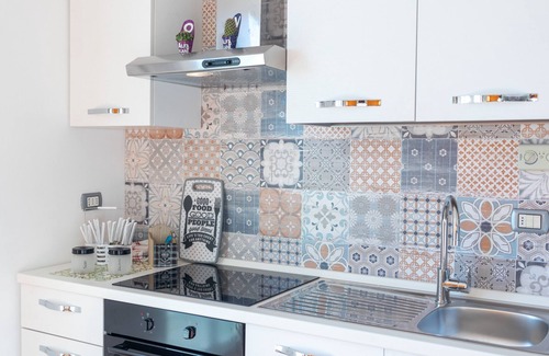 Molfetta Apartment | Apartment 'Sole E Girasoli' with Balcony and Air Conditioning