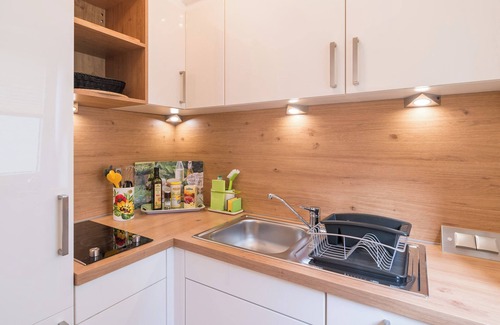 Bad Herrenalb Apartment | Apartment 'Sonnenschein' with Shared Garden, Balcony and Wi-Fi