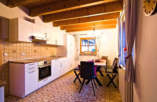 Seelbach Apartment | Apartment 'Sonnenschein, 80qm' with Mountain View, Shared Garden and Wi-Fi