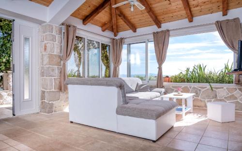Ivan Dolac Apartment | Apartment Spila