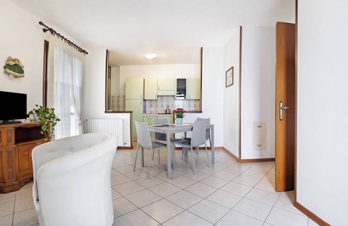 Gardola Apartment | Apartment "Stella del Garda 1" with Balcony & Wi-Fi