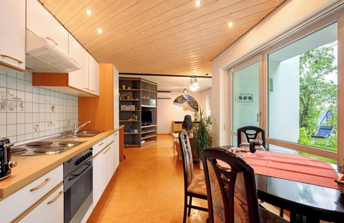 Heroldstatt Apartment | Apartment 'Stumpp´s Appartement' with Private Terrace, Wi-Fi and Air Conditioning