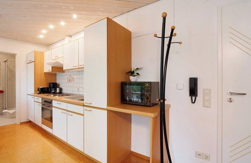 Heroldstatt Apartment | Apartment 'Stumpp´s Appartement' with Private Terrace, Wi-Fi and Air Conditioning