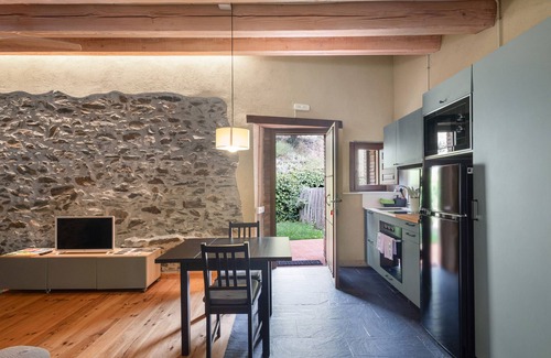 Fogars de Montclus Apartment | Apartment 'Suite 2' with Mountain View, Wi-Fi and Air Conditioning