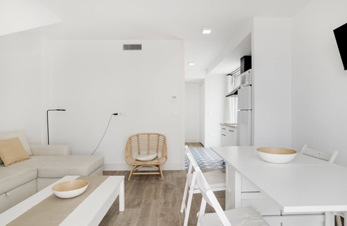 Brena y Marismas de Barbate Natural Park Apartment | Apartment 'Suite 1 In Natural Park' with Shared Pool, Wi-Fi and Air Conditioning